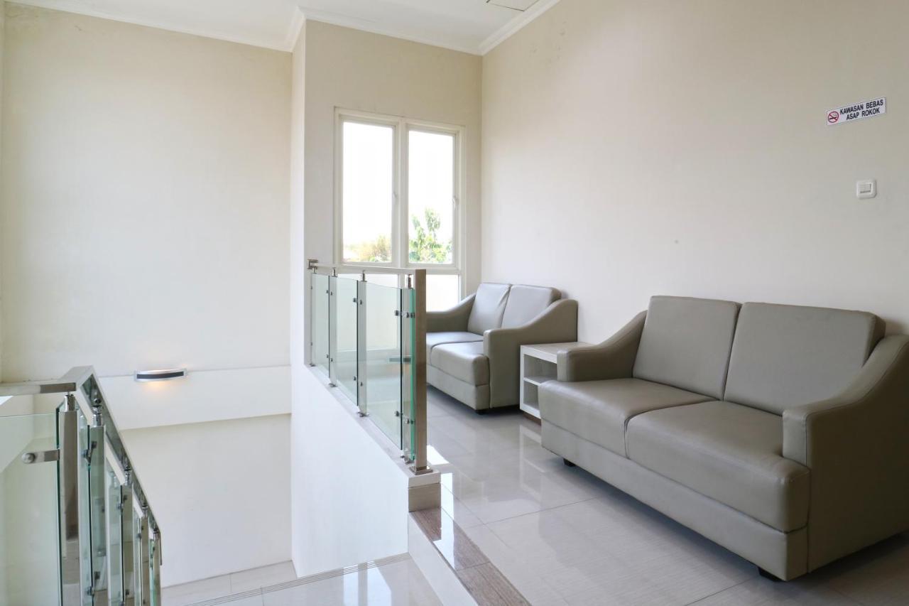 Appartement Velozip Kos Exclusive à Sorabaya Extérieur photo
